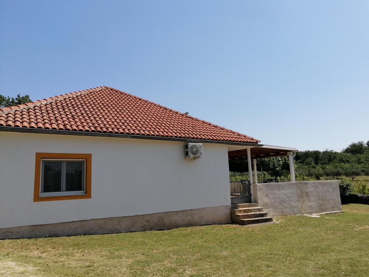 Holiday House Tunjarice Обровац Екстериор снимка
