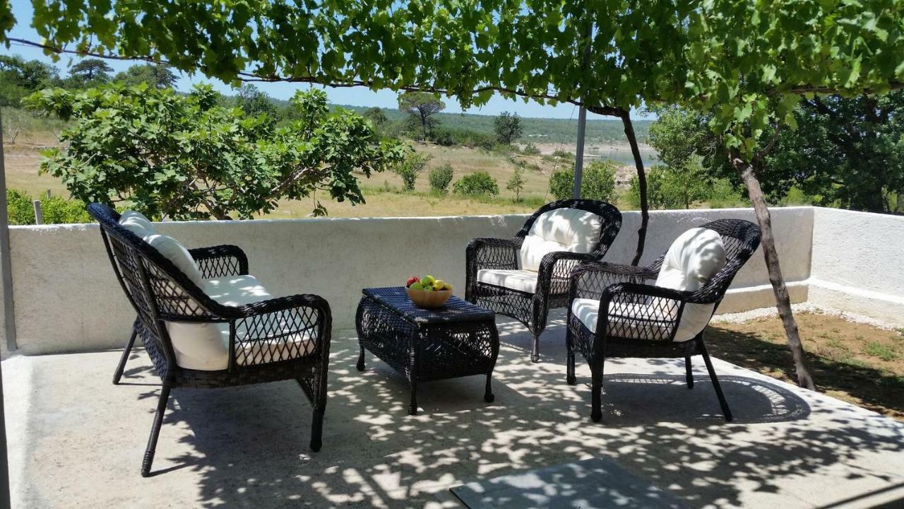 Holiday House Tunjarice Обровац Екстериор снимка