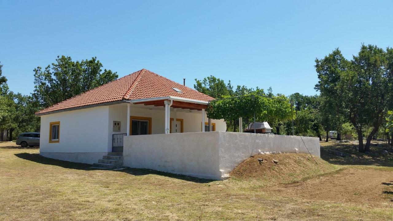 Holiday House Tunjarice Обровац Екстериор снимка